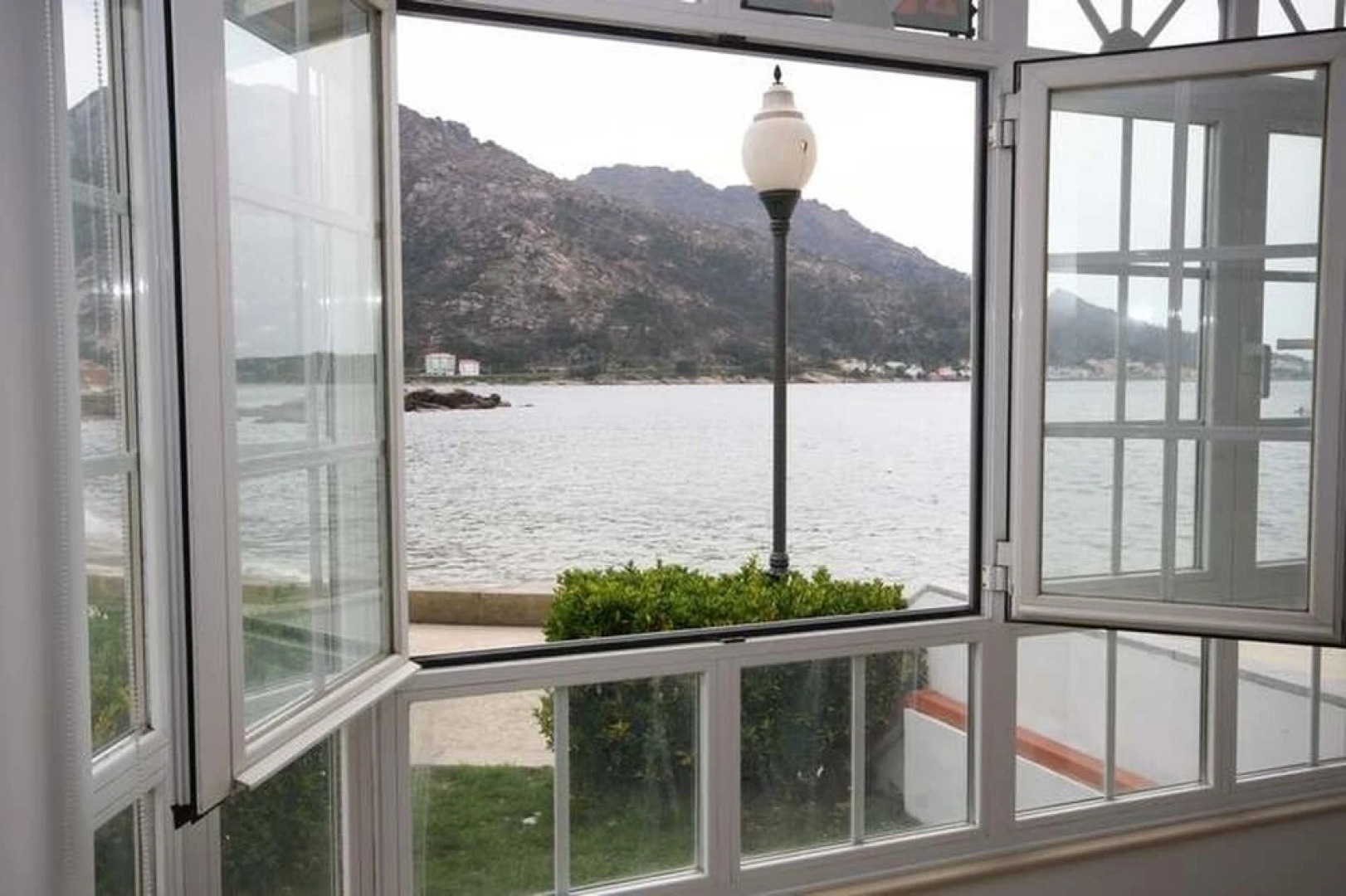 House - 3 Bedrooms with Sea views - 101983