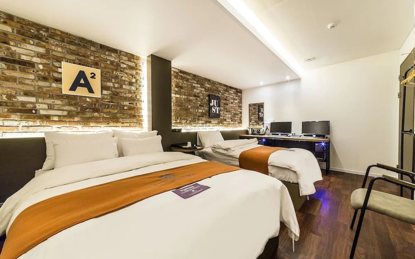 Sanbon Hotel in Cafe