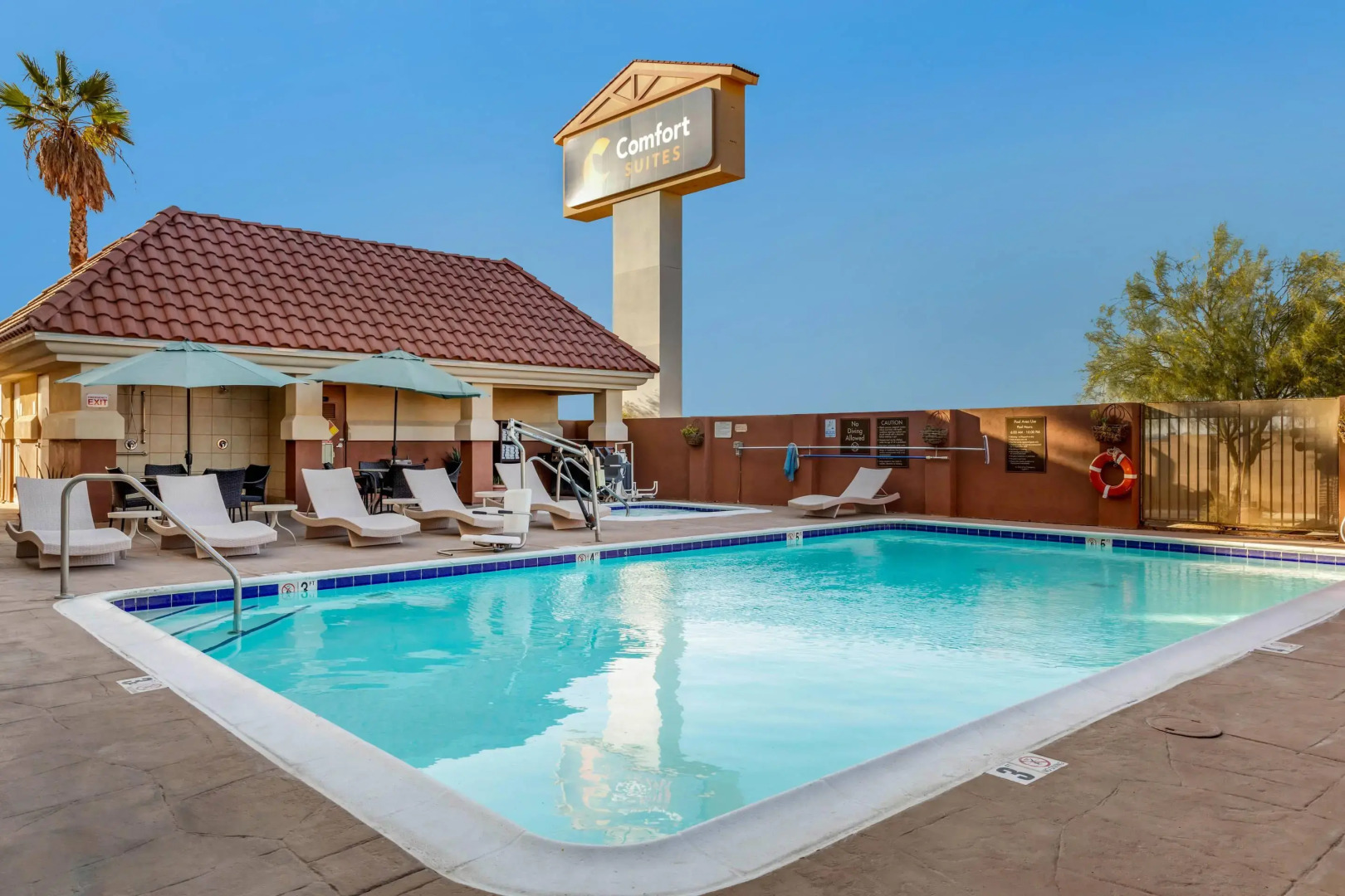 Comfort Suites Barstow near I-15