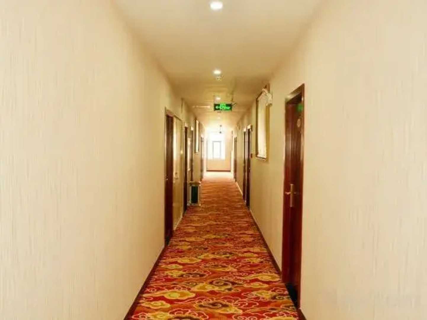 Hongyunge Hotel