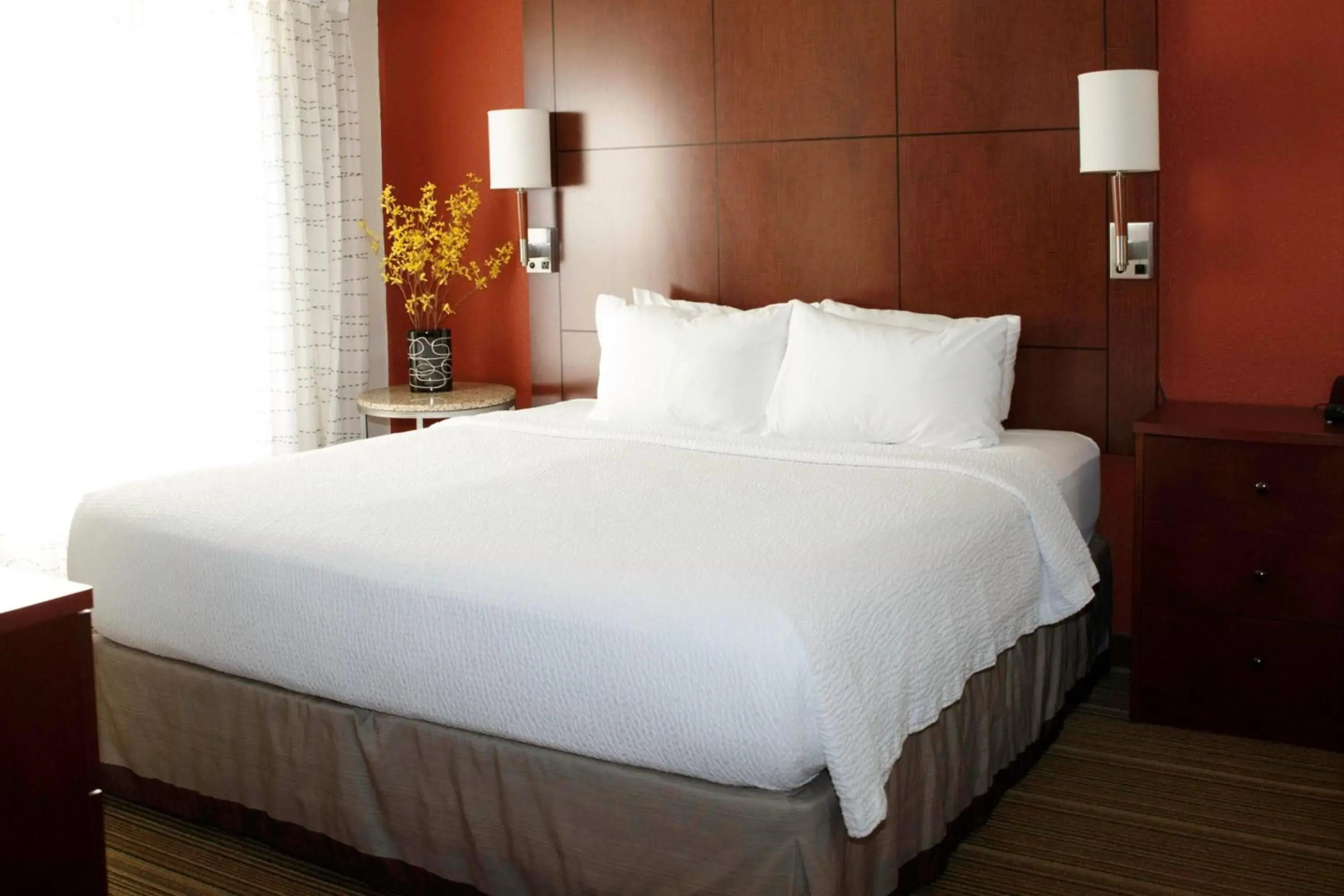 MainStay Suites Appleton Airport - Fox River Mall Area