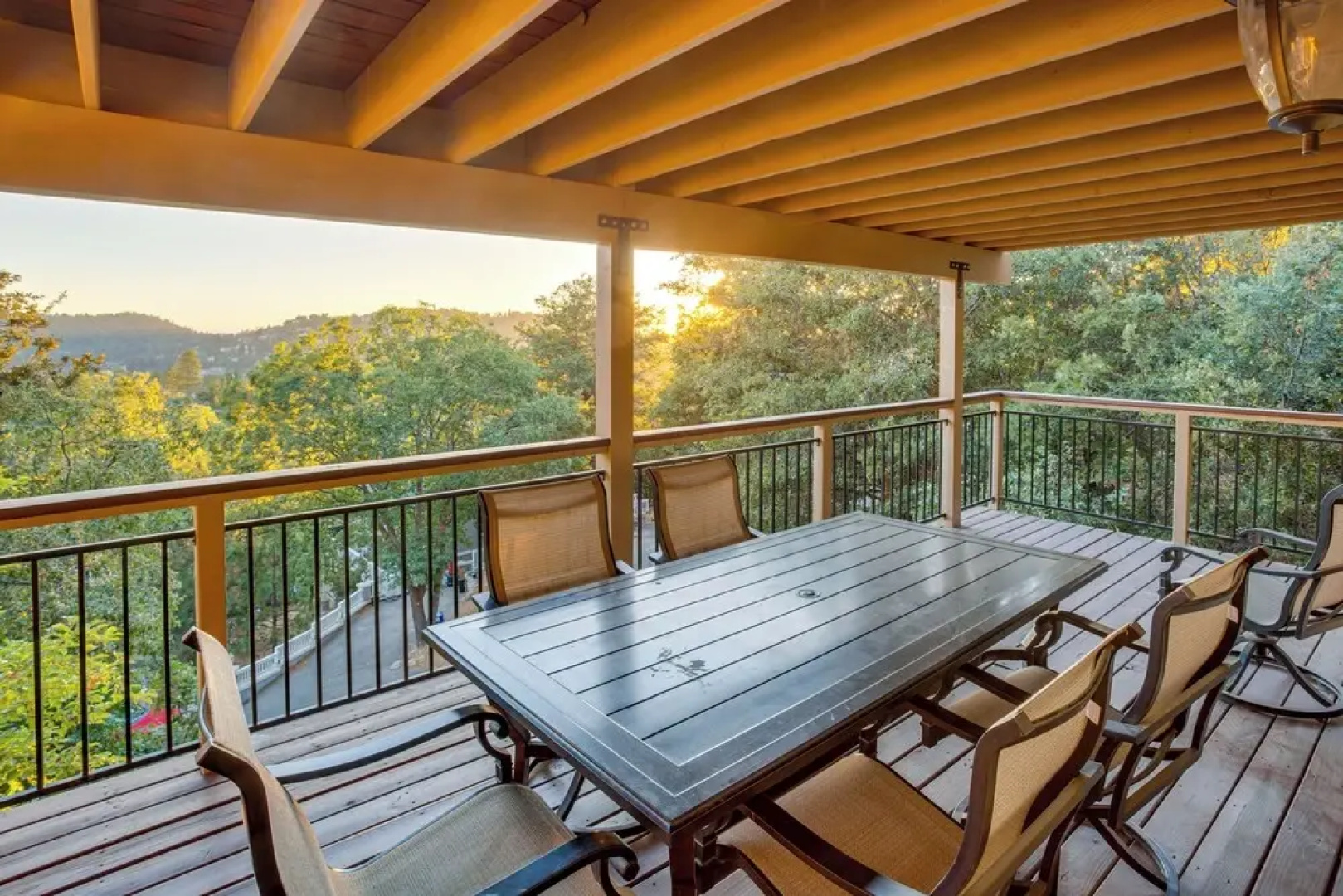 Lake Arrowhead Cabin: 4 Decks, Game Room + More!