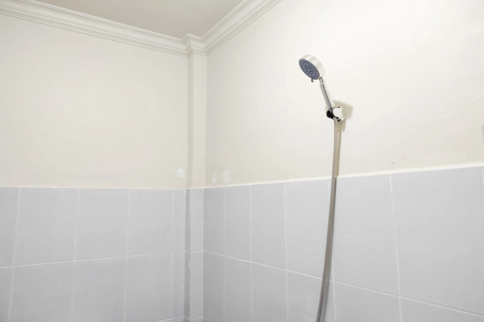 RedDoorz @ Karema Area Mamuju