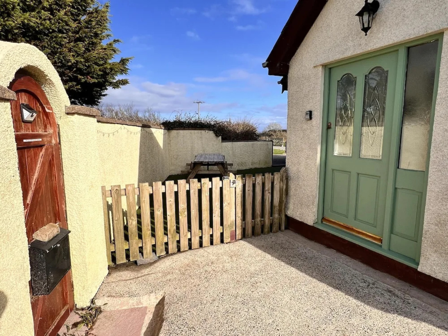 Detached 3 Bed Cottage, Mountain Views- Pets, Wifi