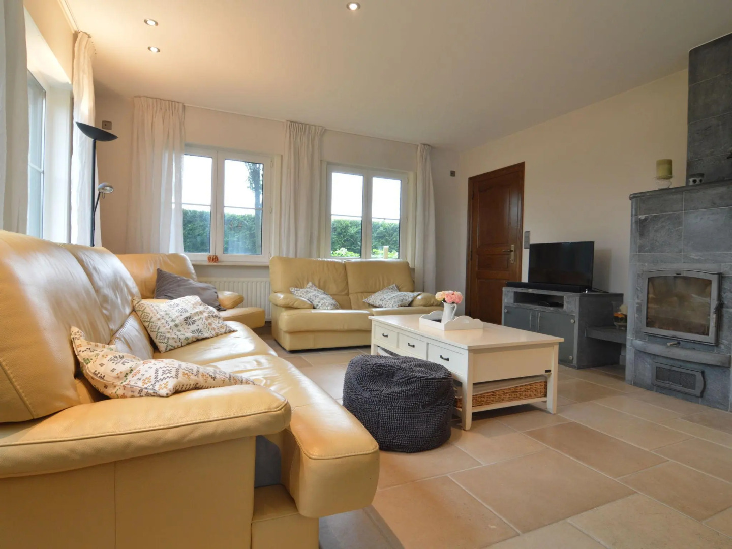 Sun-kissed Villa in Diksmuide With Garden, Sauna