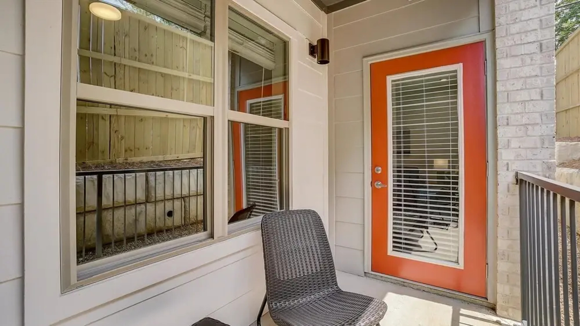 FRONTDESK Axel Row Apts Avondale Birmingham