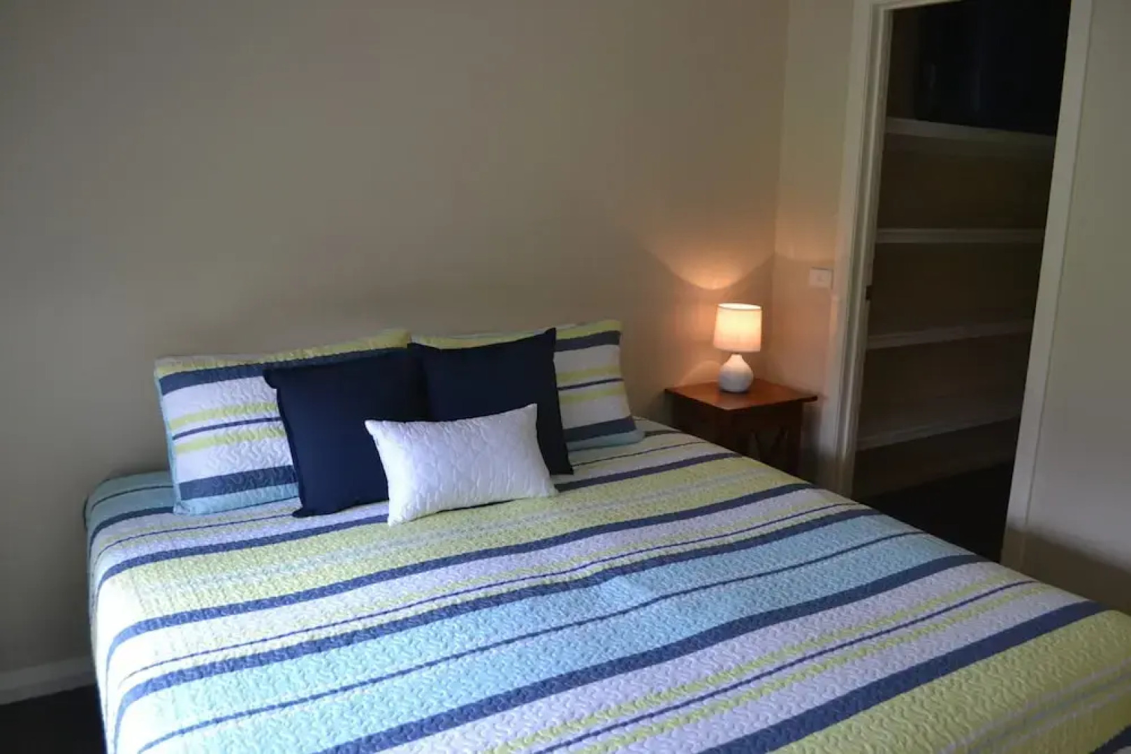 Waterview - 2 Doc Crt