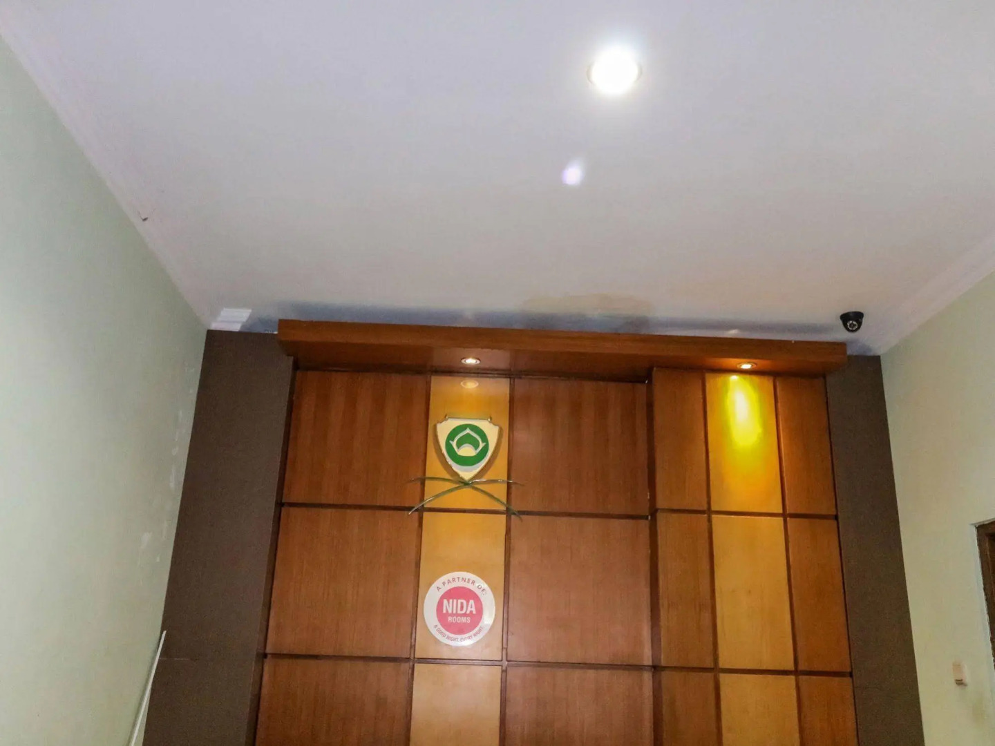 OYO 512 Ndalem Mantrijeron Hotel