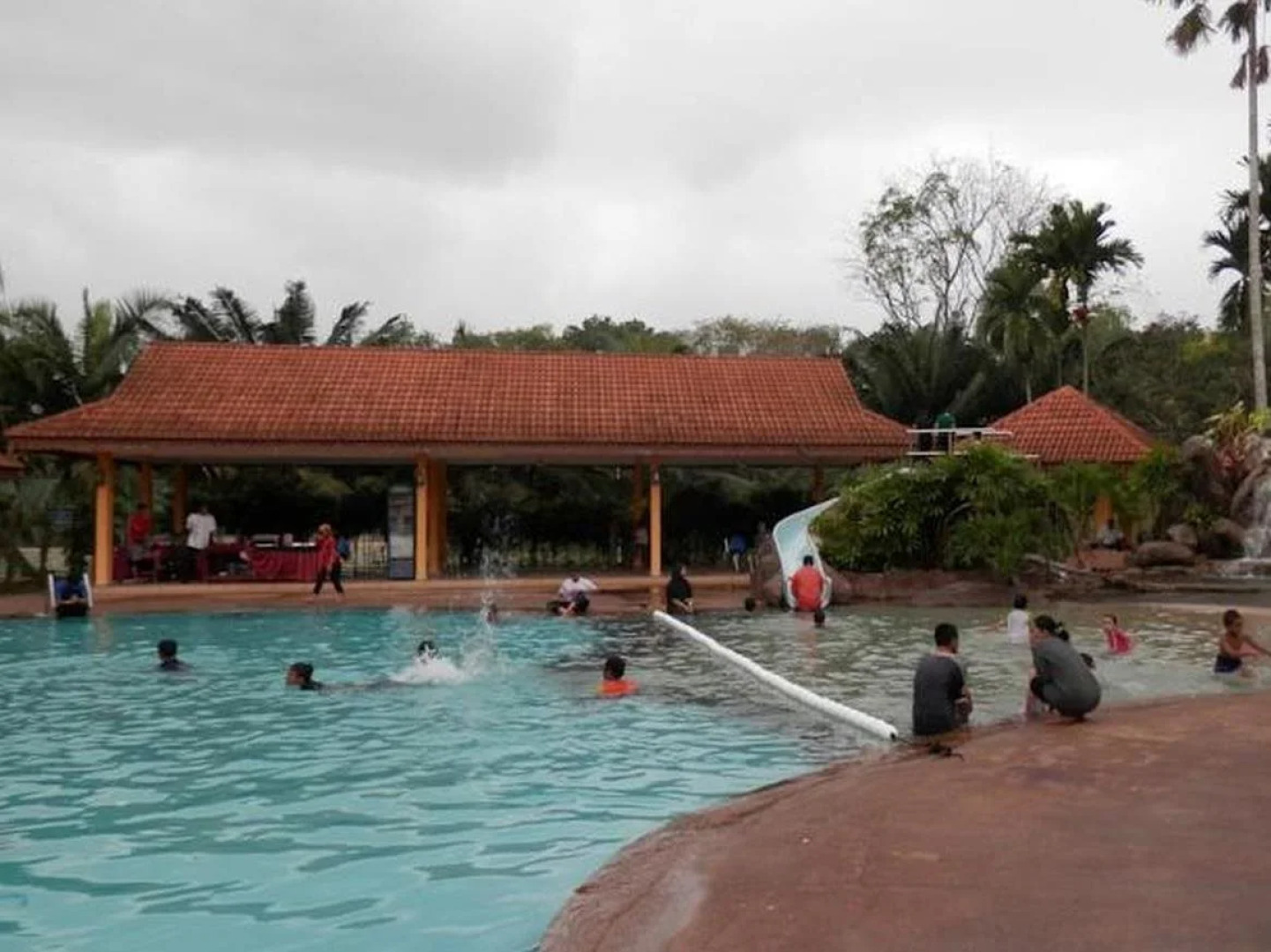 Felda Residence Tekam