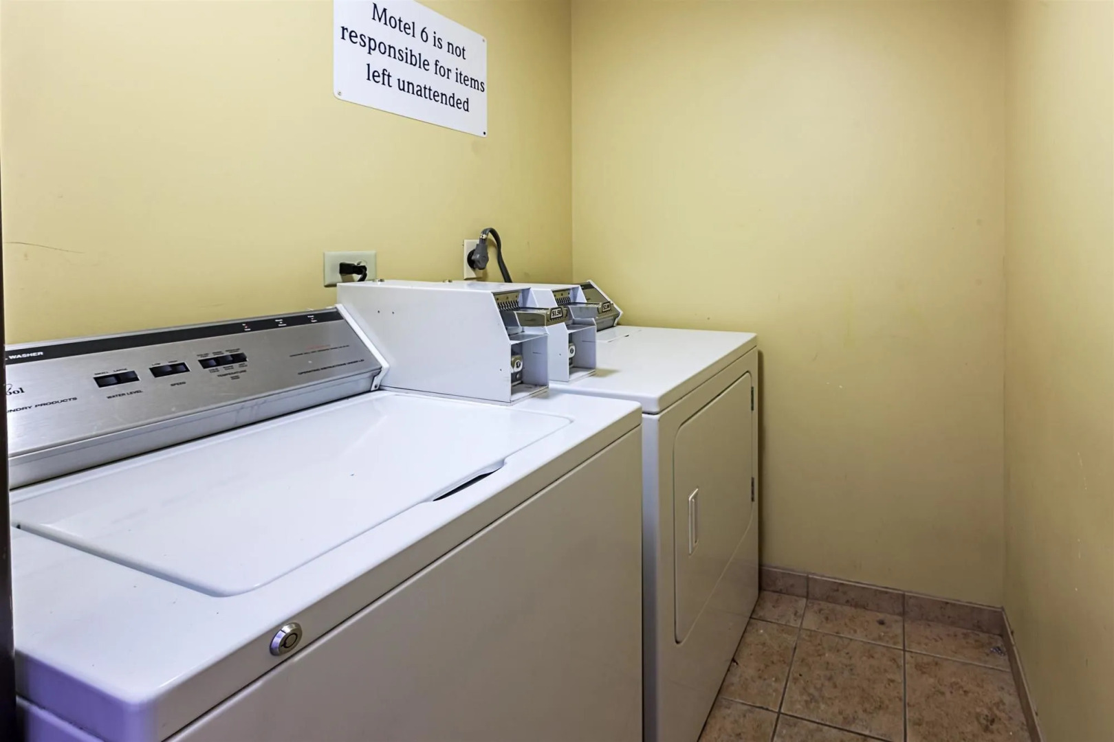 Motel 6 Milwaukee, WI - Glendale