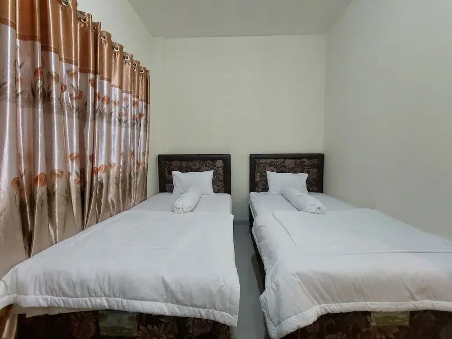 Gondang Sivali Hotel