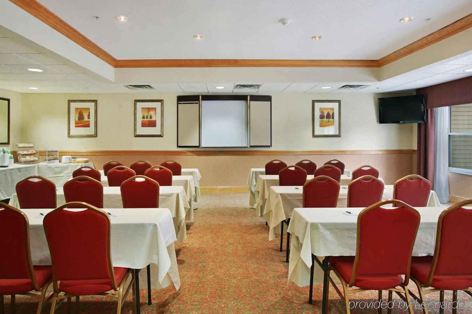 Holiday Inn Express & Suites Columbus Airport East by IHG