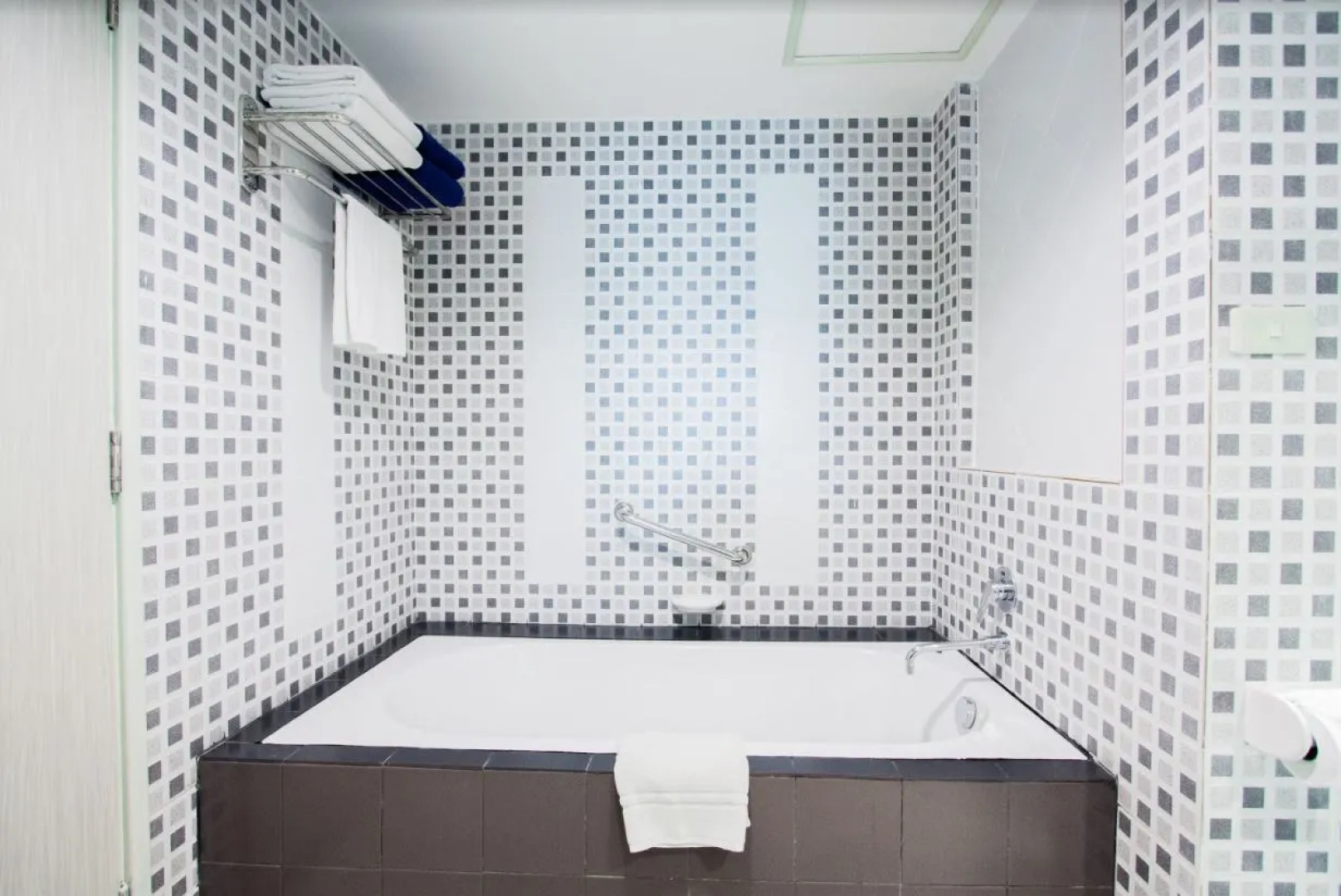 Karon Sea Sands Resort