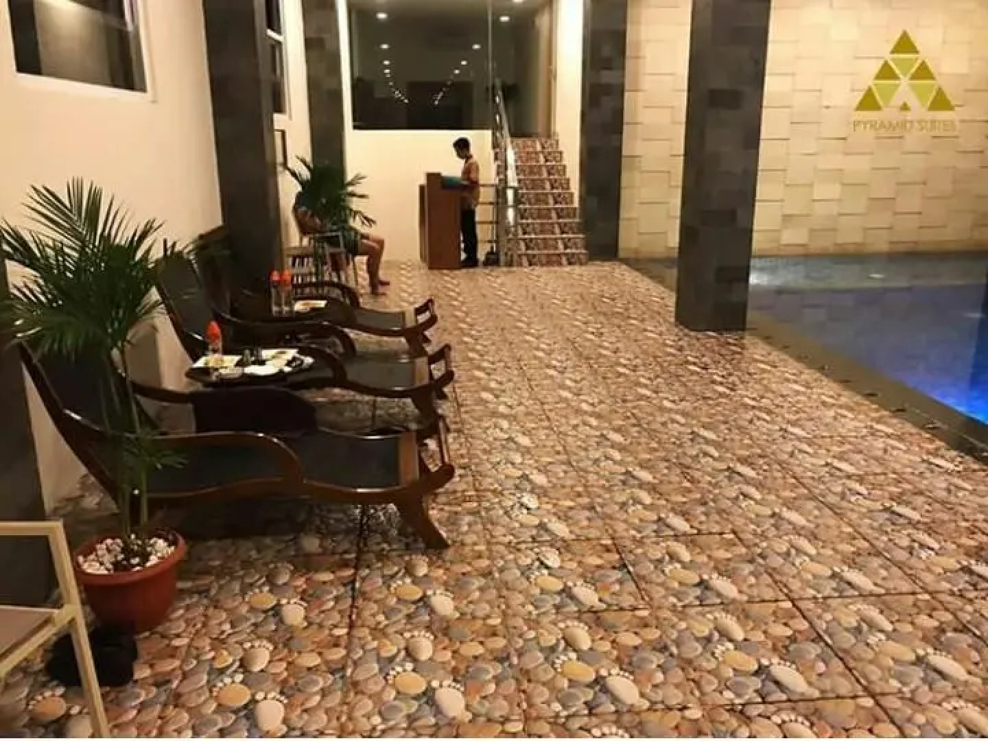 pyramid suites Hotel
