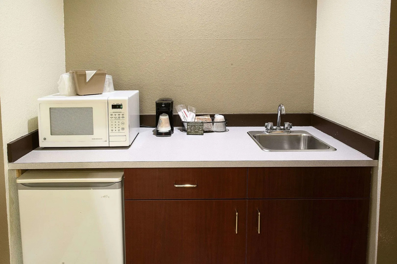 Red Roof Inn & Suites Omaha - Council Bluffs