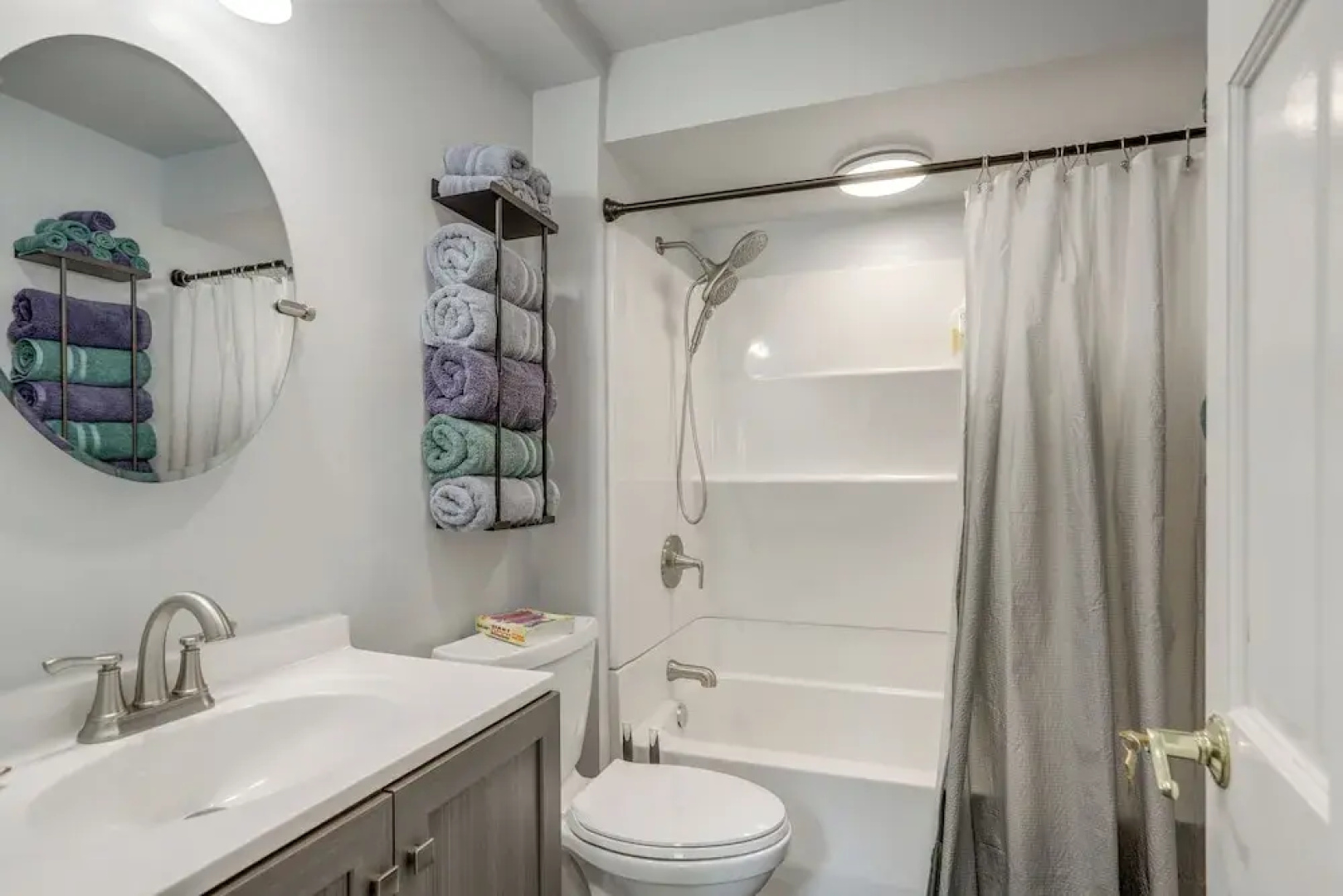 Walk to Lake Erie: Spacious Home in Sandusky!
