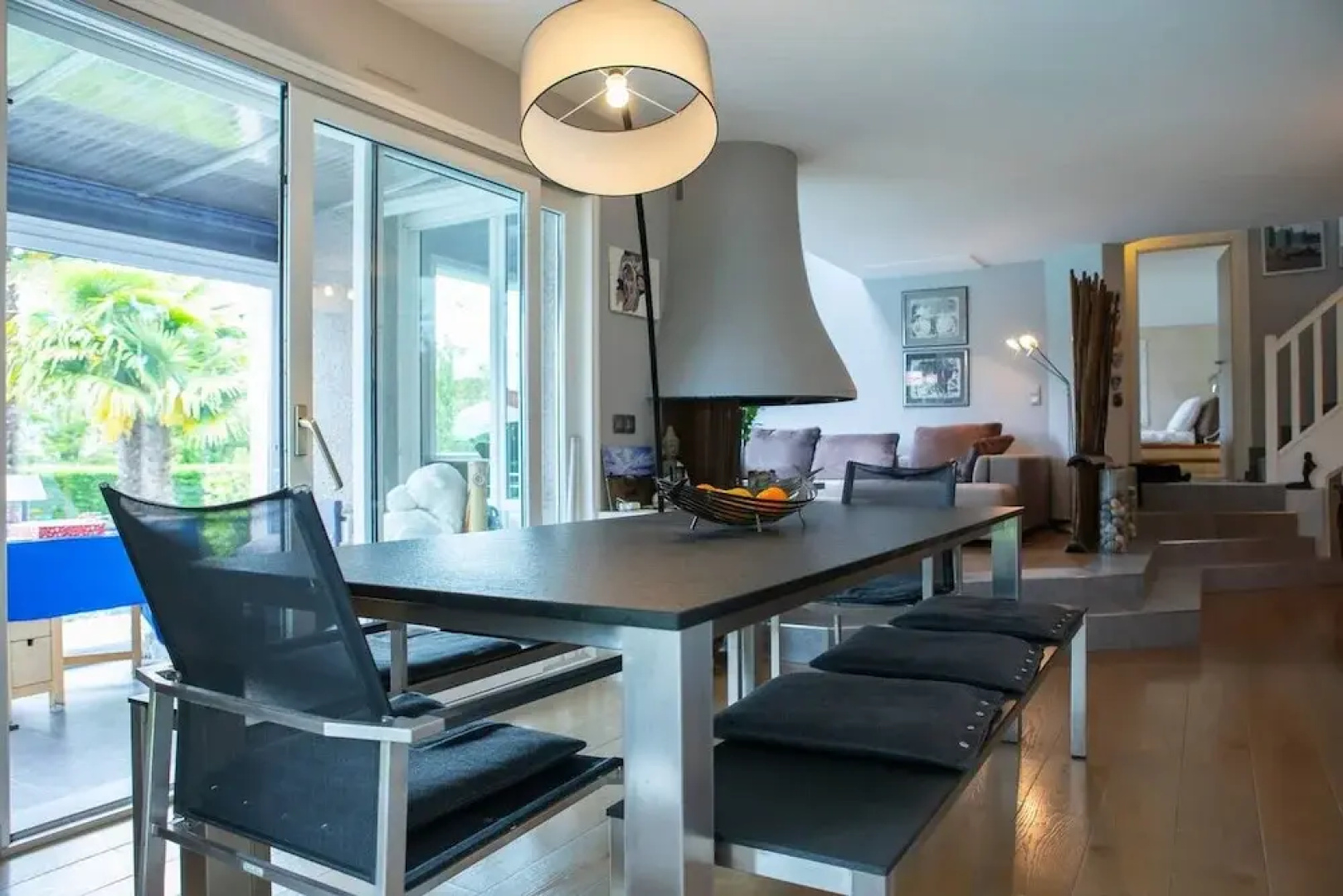 Villa au Bord du lac Avec Piscine Privee et Acces Direct au lac