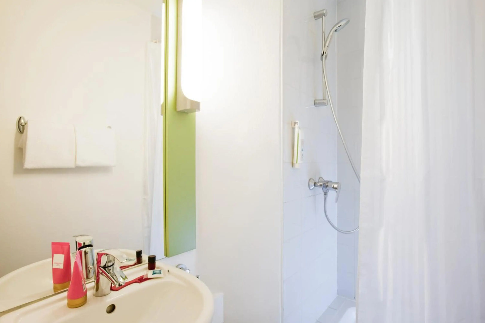 ibis budget Pontault Combault RN4 Marne la Vallée