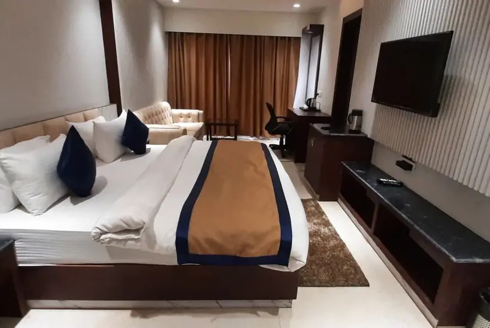 Sparsh Hotel & Resort