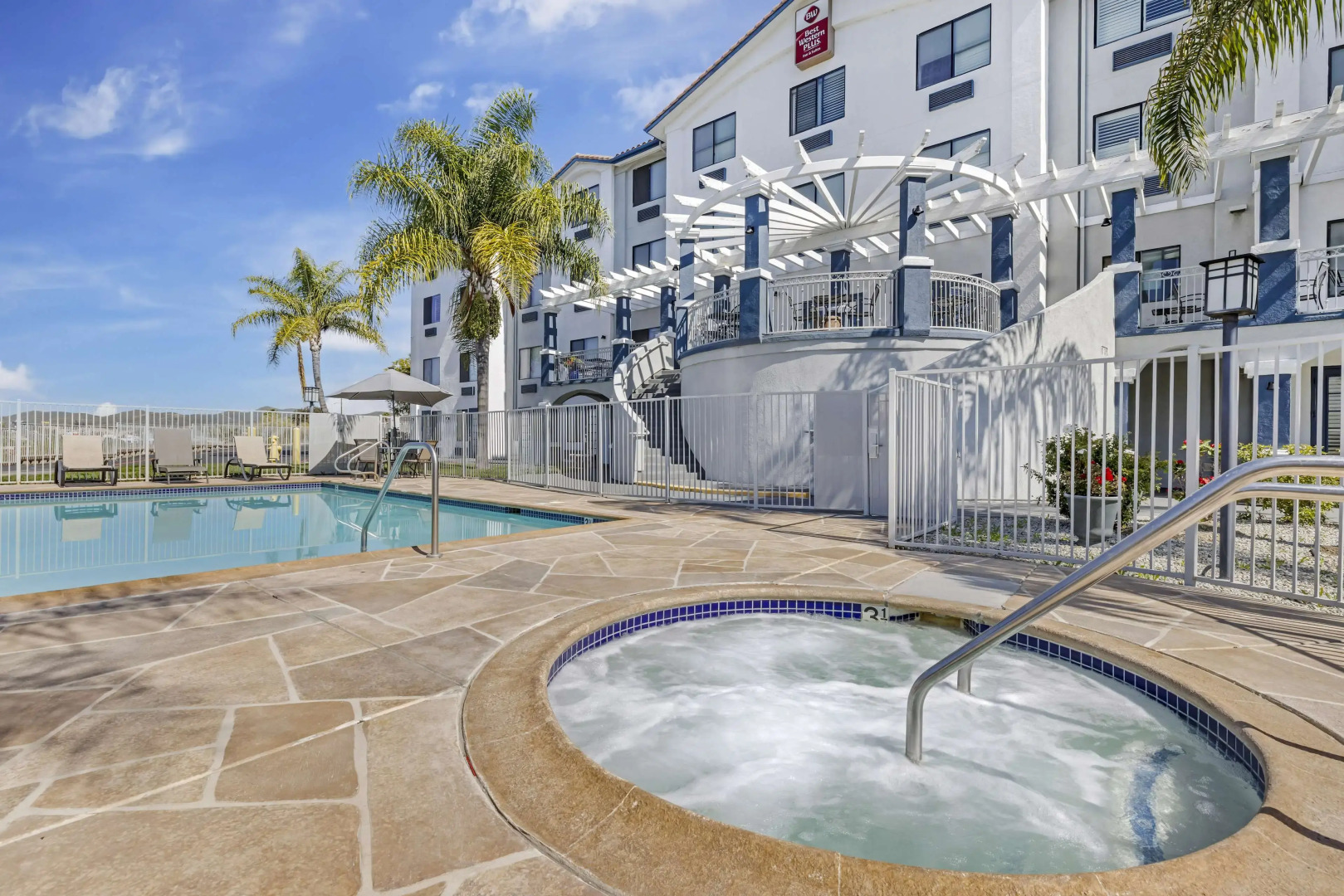 Best Western Plus Lake Elsinore Inn & Suites
