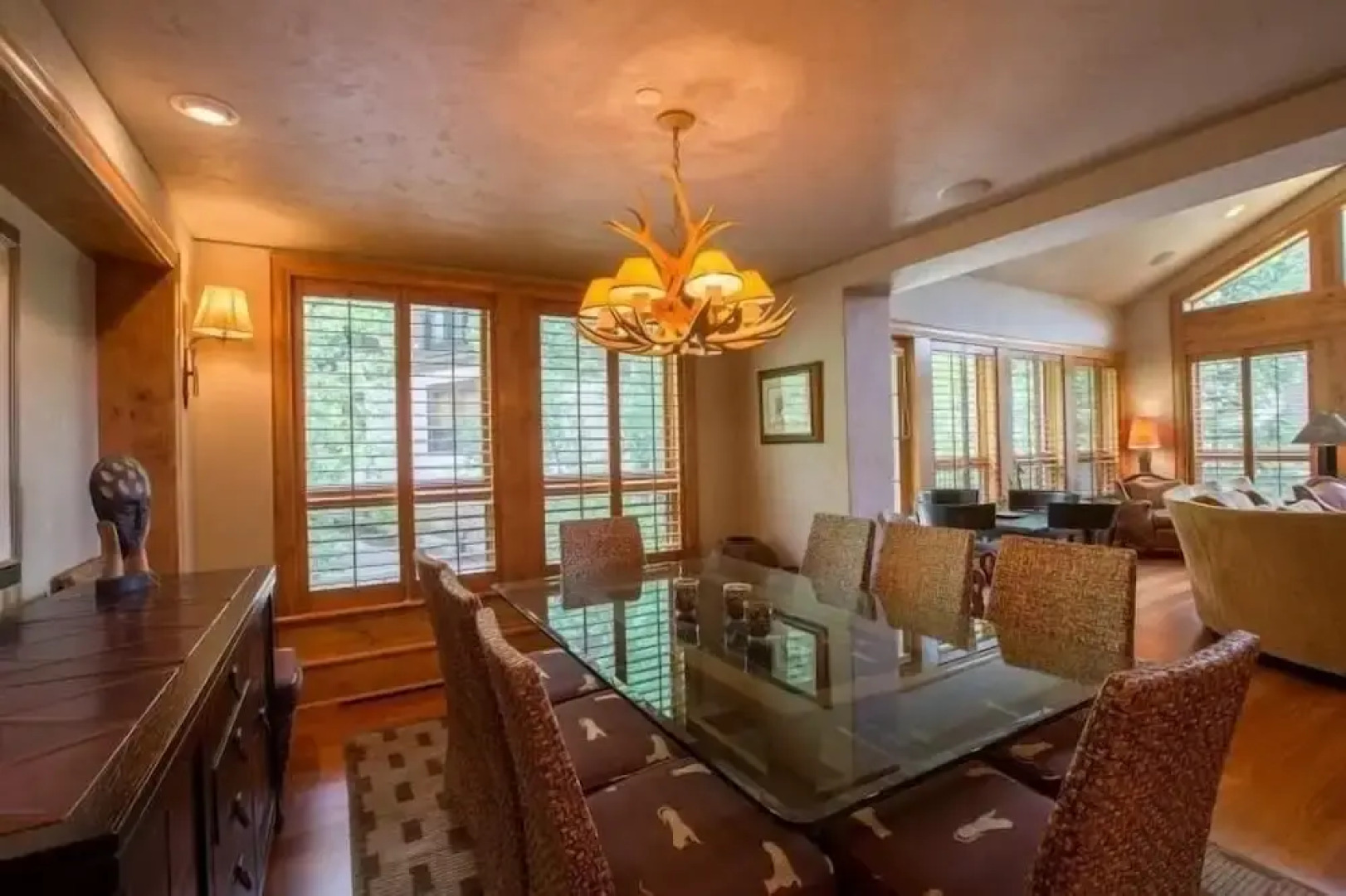 Northwoods Luxury Condo Close to Chairlift by RedAwning