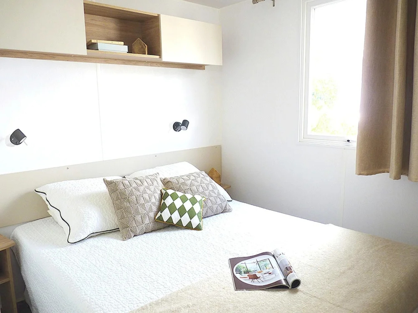 Bungalow With 3 Bedrooms in Les Mathes, With Pool Access and Furnished