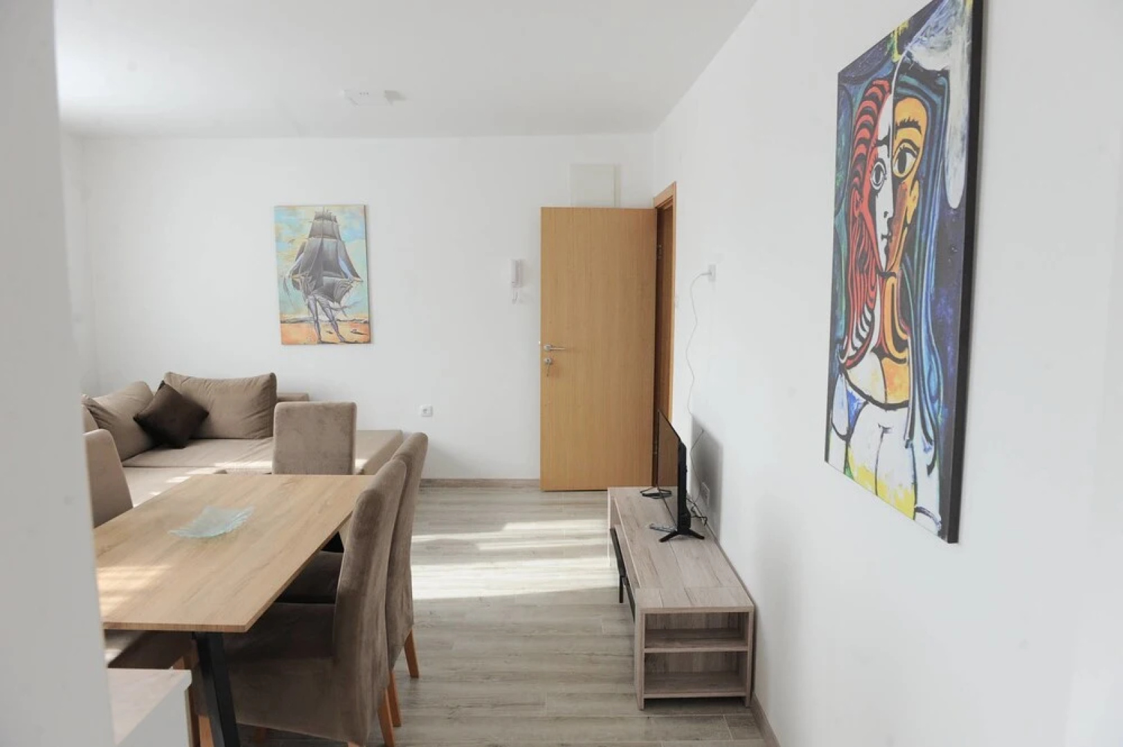 Gomakop Apartments
