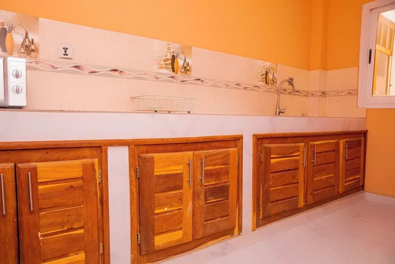 Touraco Suite Hotel Business