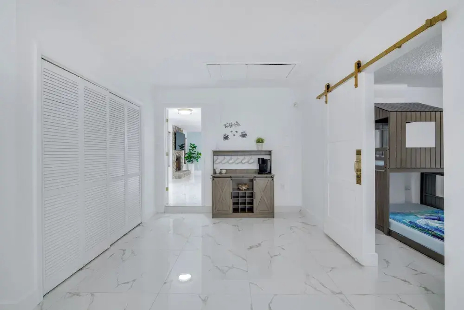 Swim, Hike & Kayak: Crystal River Retreat w/ Yard!