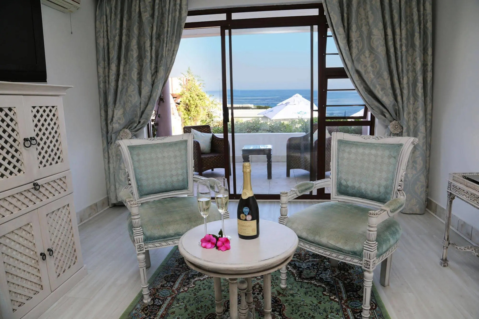 Misty Waves Boutique Hotel