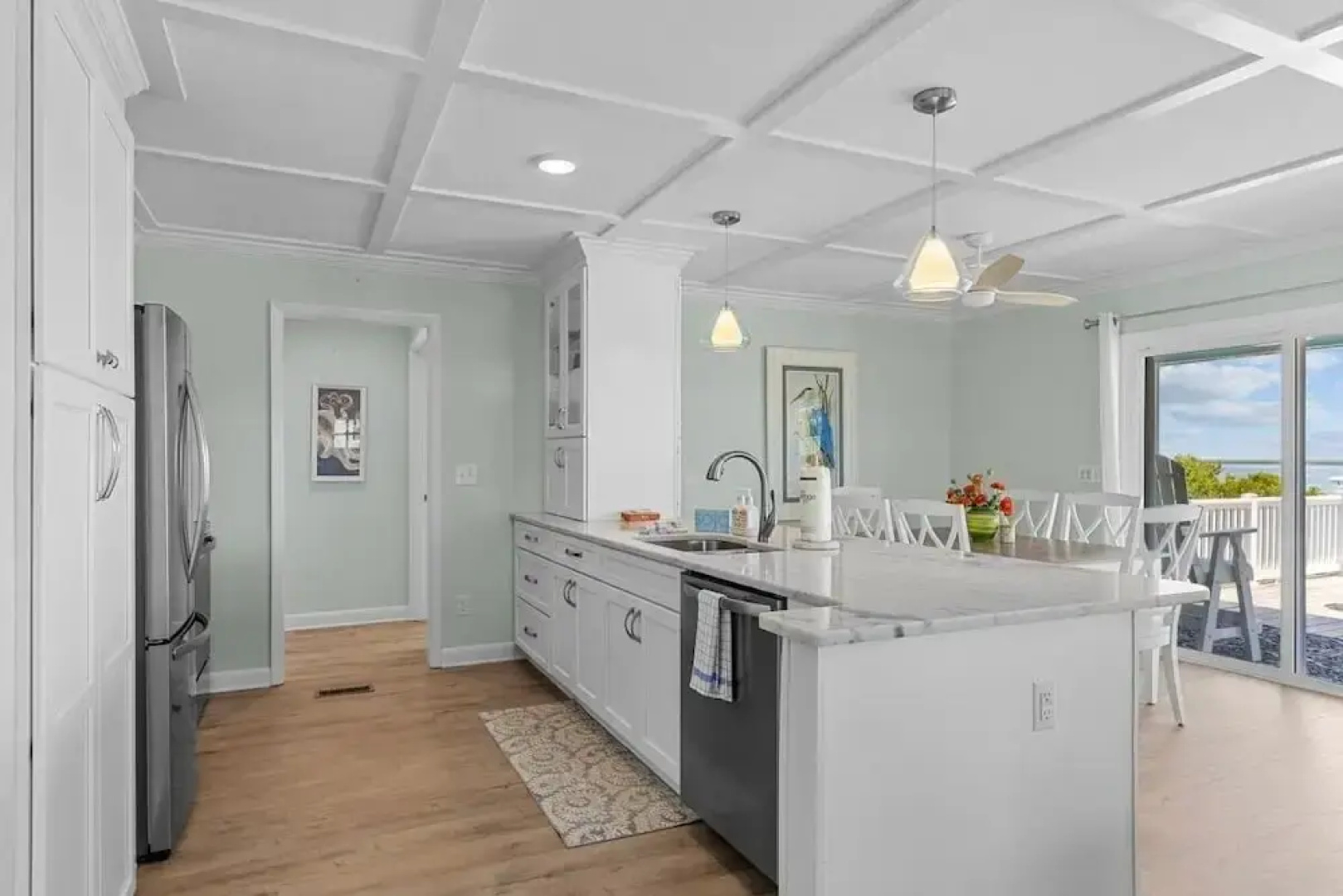 Sunrise Sound Cottage 3 Bedroom Home by RedAwning