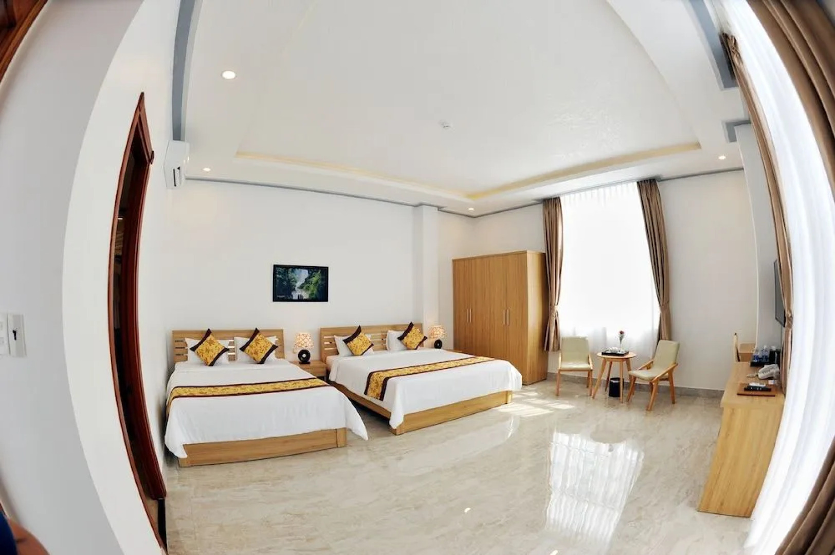 Tam Chau Luxury Hotel