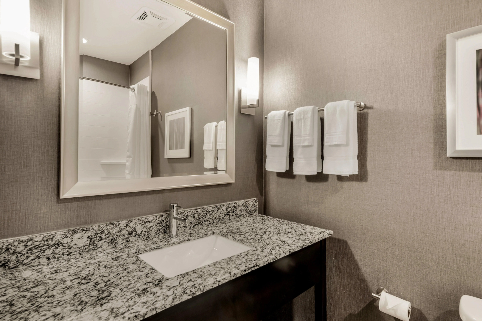 Holiday Inn & Suites Silicon Valley - Milpitas by IHG