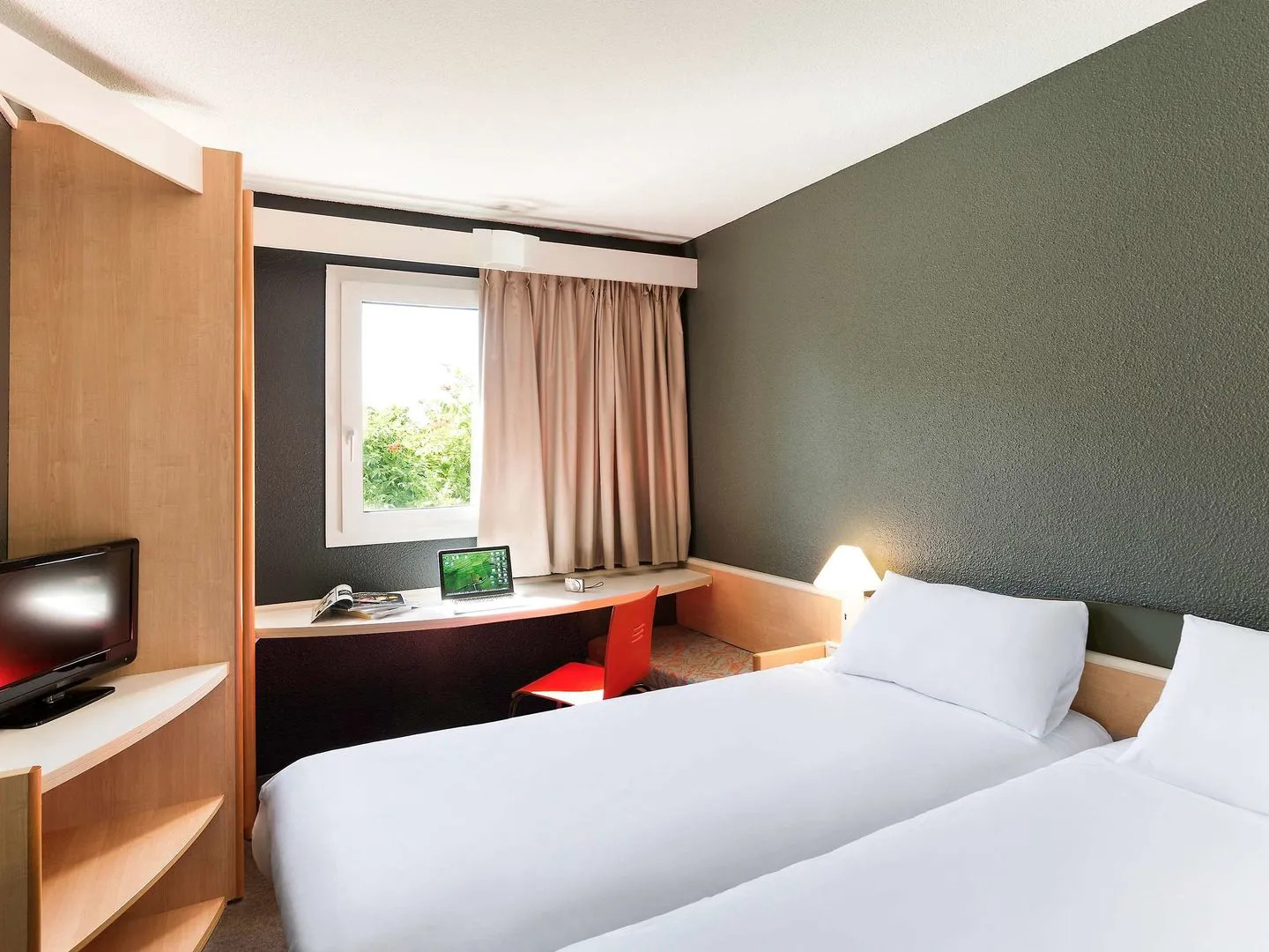 ACE Hôtel Travel Fabrègues - A9 Montpellier Sud