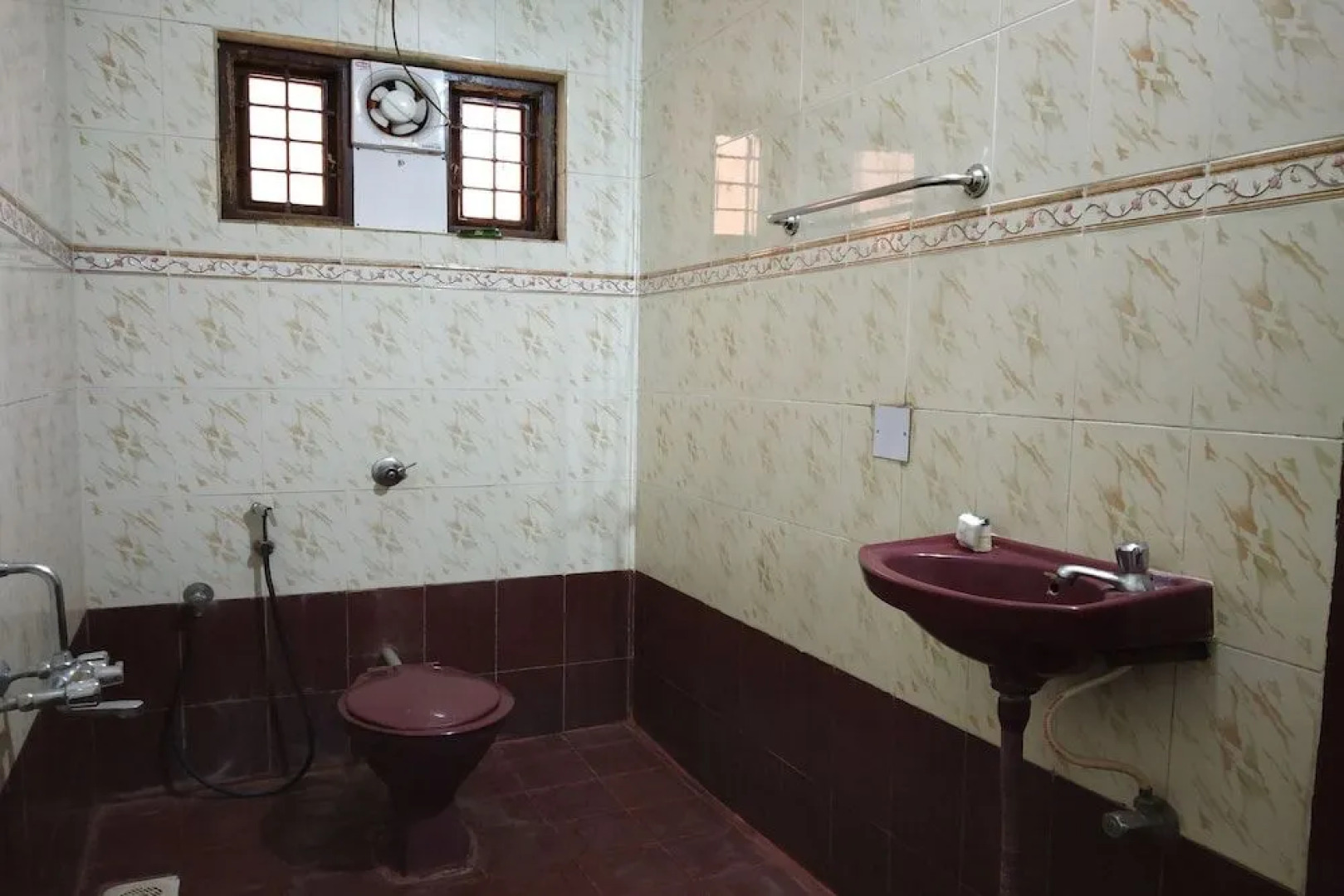 Oyo 19950 Guest Nest