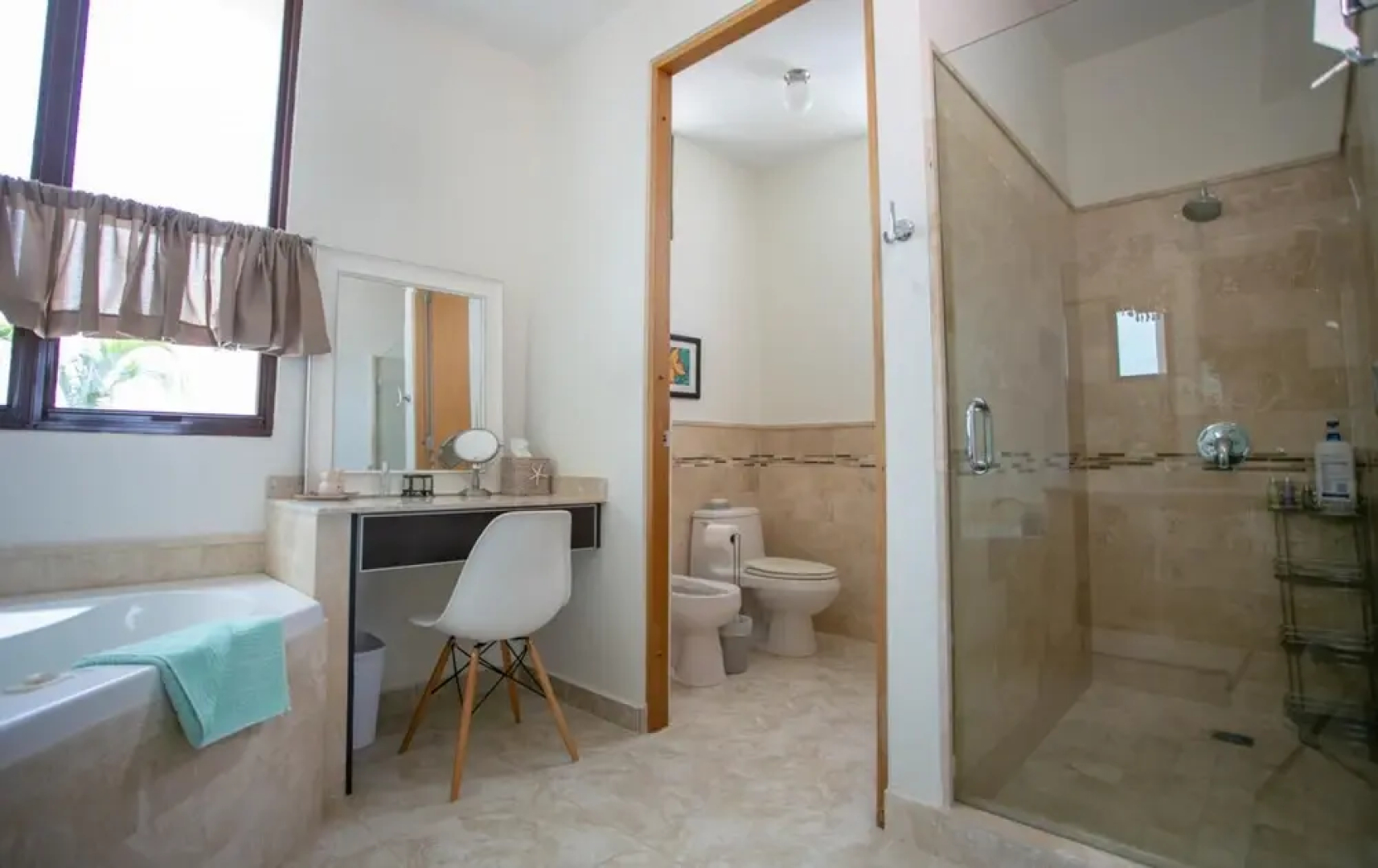 Impressive 2 Bedroom Luxurious Ocean View Apartment at Exclusive Solarea Complex
