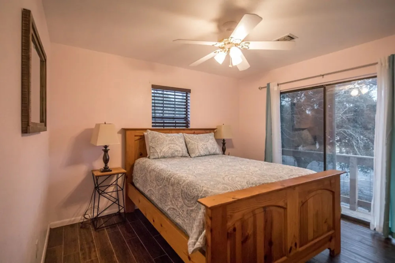 Water's Edge Retreat 4 Bedrooms 2.5 Bathrooms Home