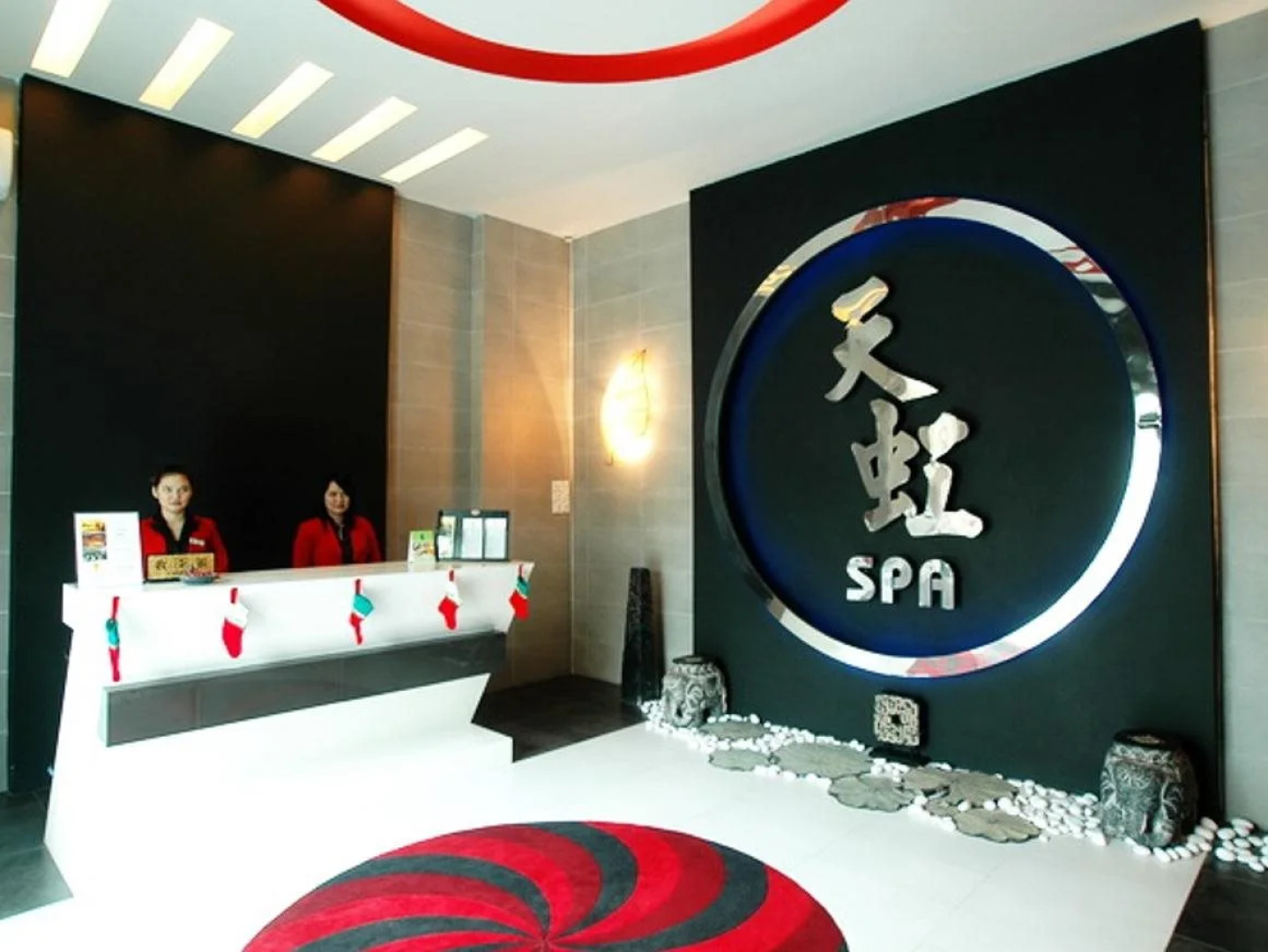 2 Inn 1 Boutique Hotel & Spa