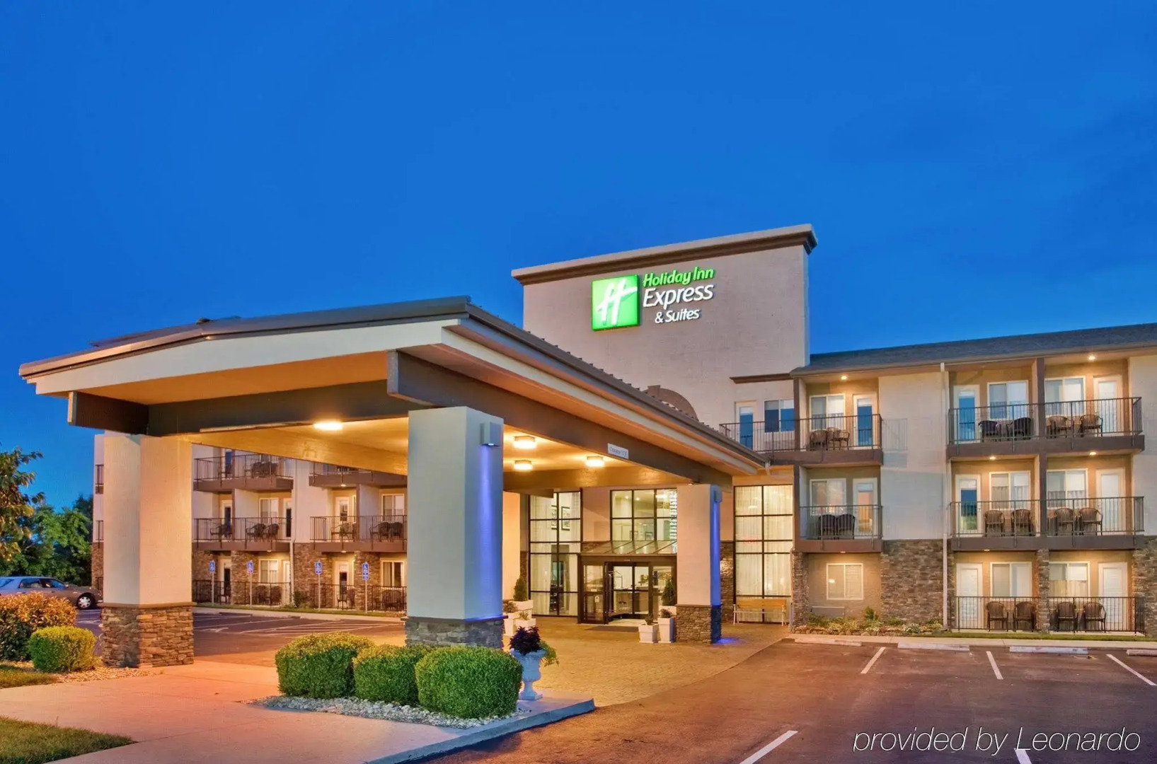 Holiday Inn Express Hotel & Suites Branson 76 Central by IHG