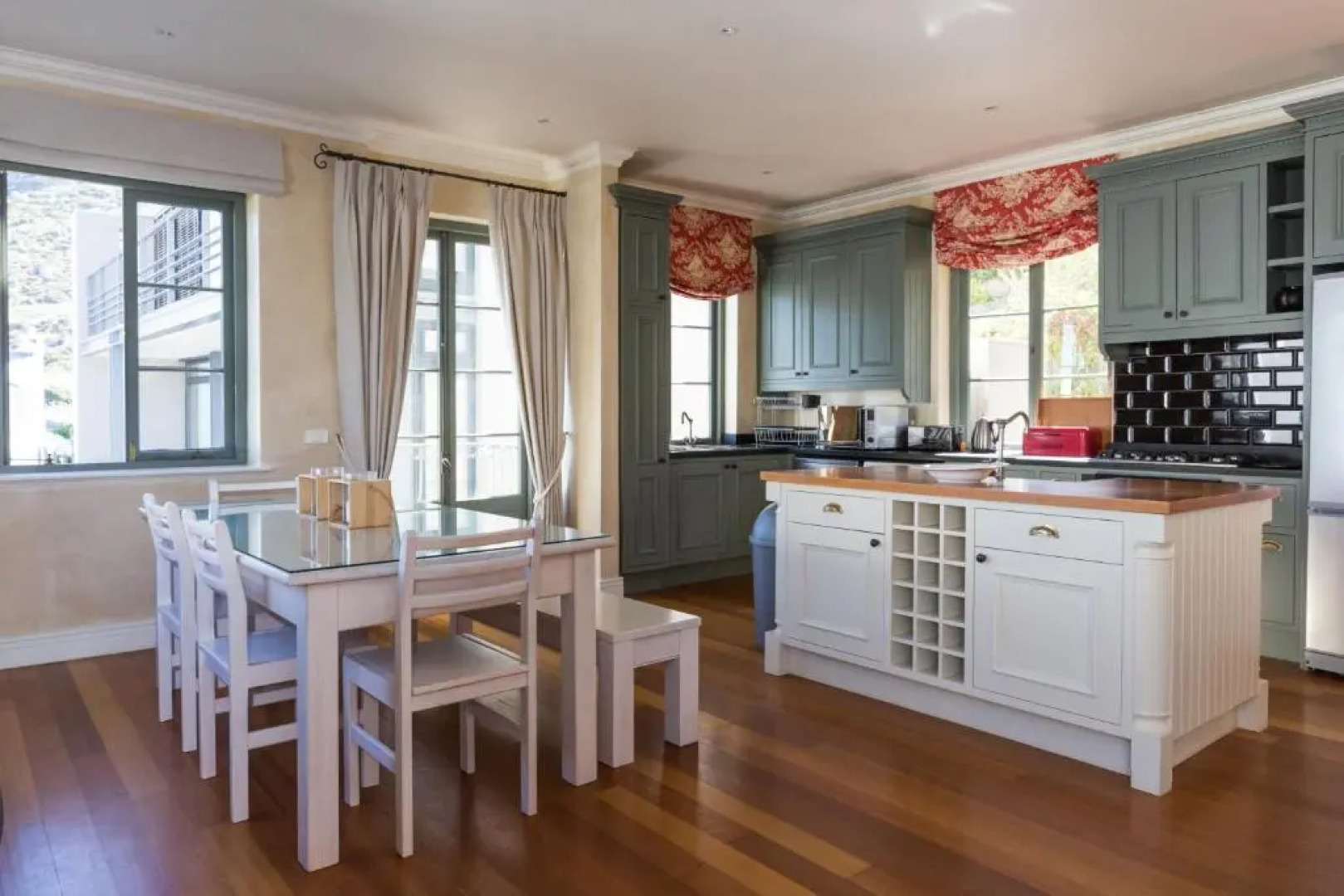 The Majestic Apartments