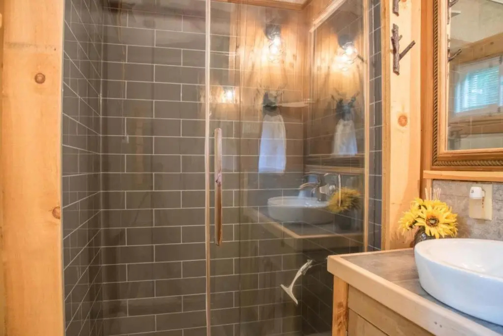 Serene & Cozy 5min to Resort 3 Queen Beds, Beach ThePioneer