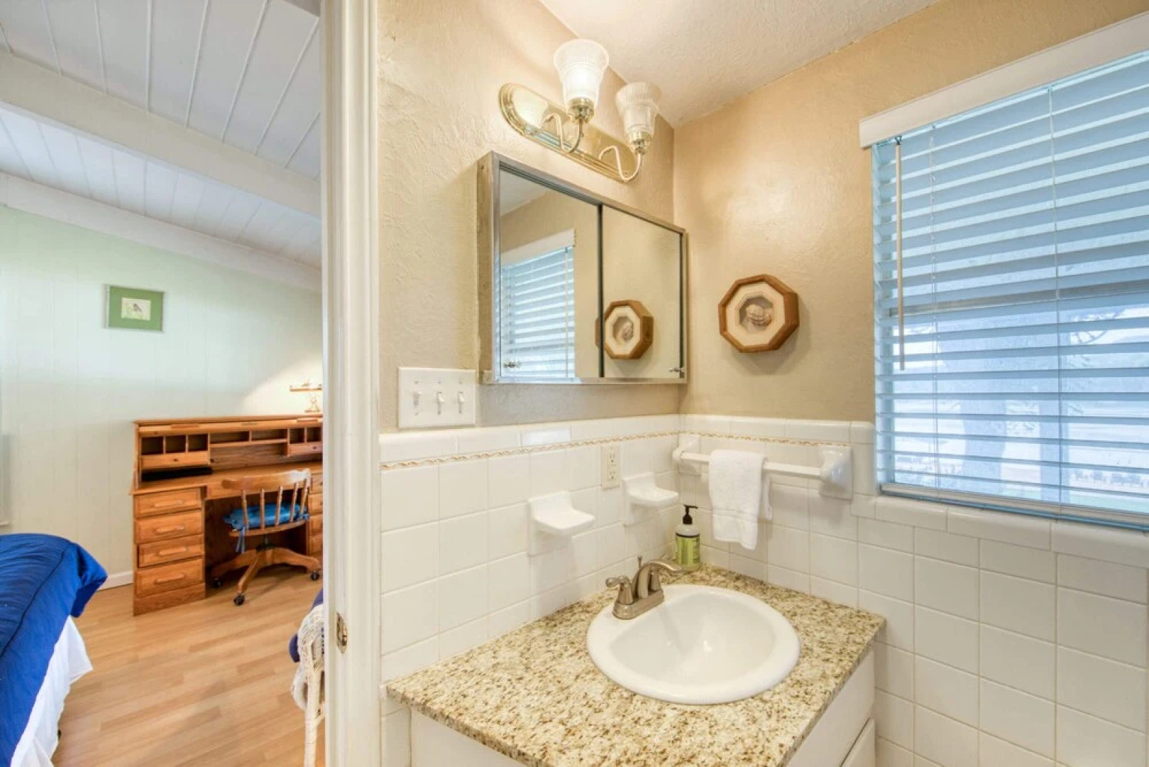 River Oaks Lookout - Unit A