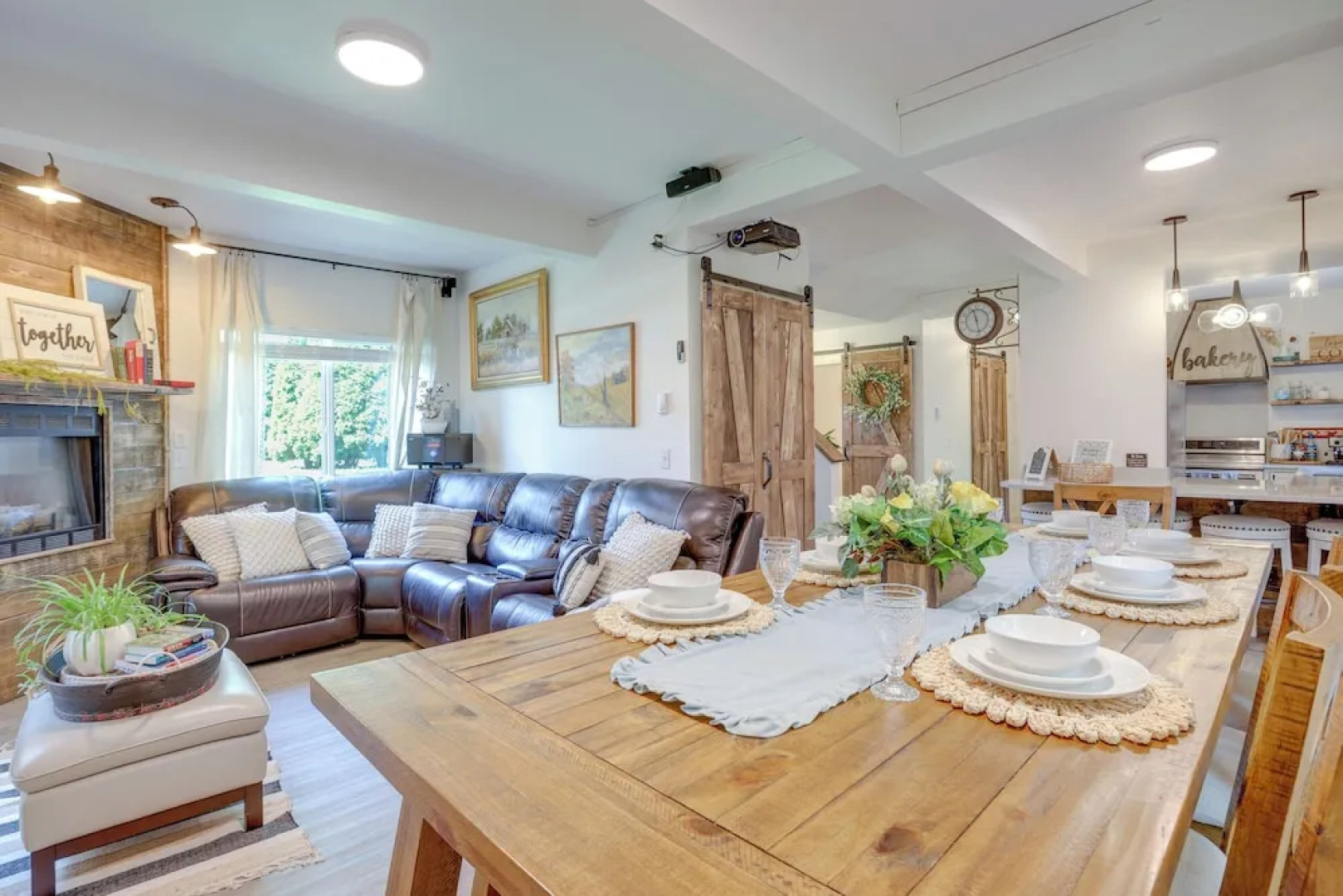 Farmhouse w/ Private Hot Tub < 1 Mile to Birch Bay