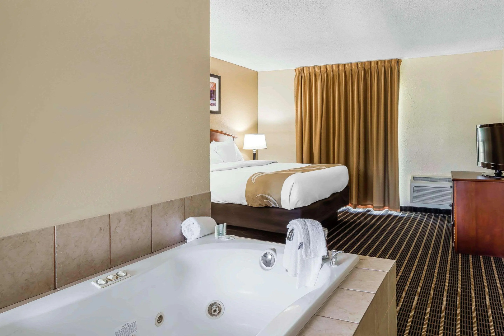 Quality Inn & Suites Sevierville - Pigeon Forge