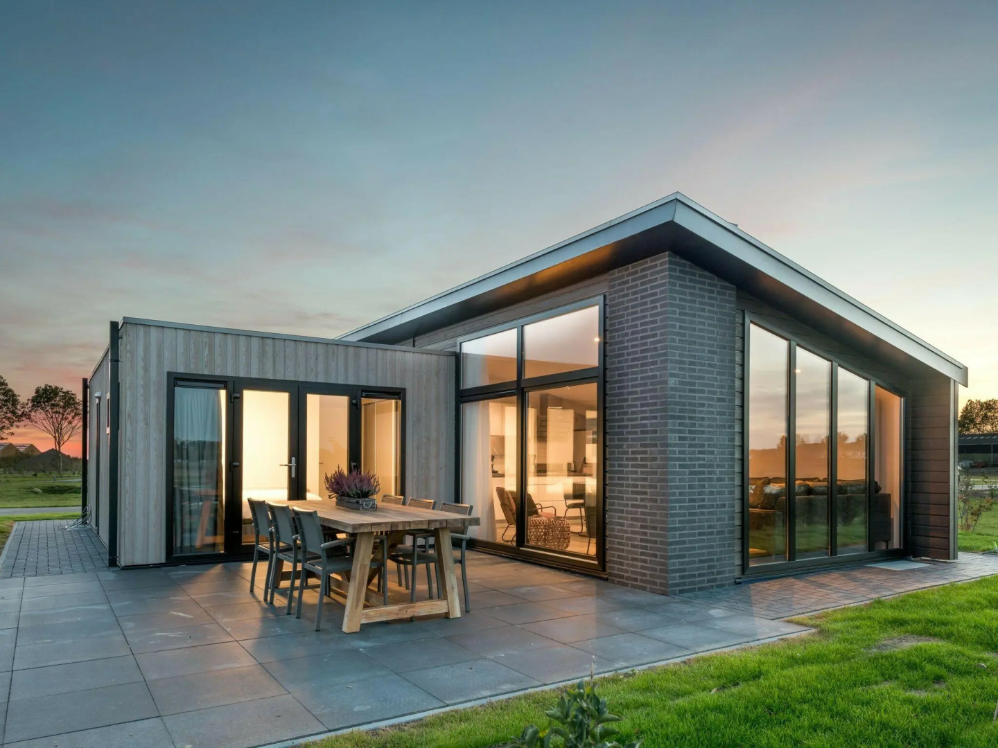 Sustainably built, 2 bathroom bungalow, in 2 nature reserves