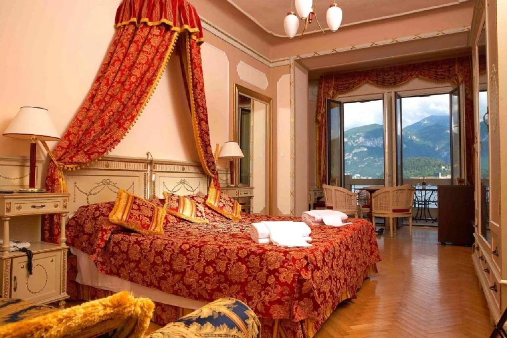 The Lake Como EDITION