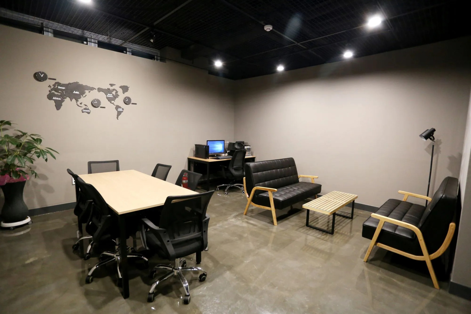 WITH U Hotel & Guesthouse