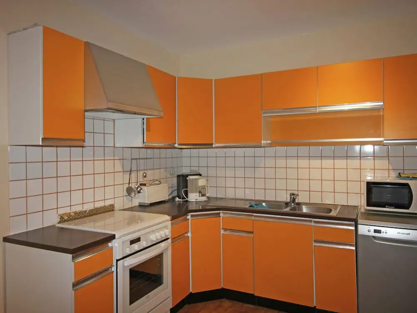 Lush Holiday Home in Cereste With Private Swimming Pool