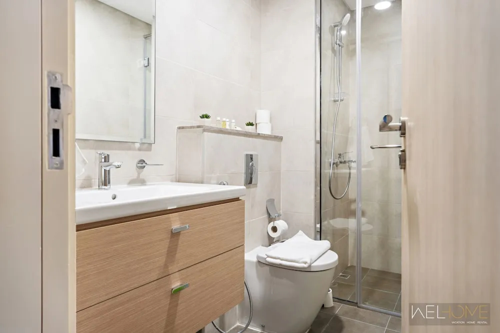 WelHome - Breathtaking View 1BR Apt in Damac Hills 2