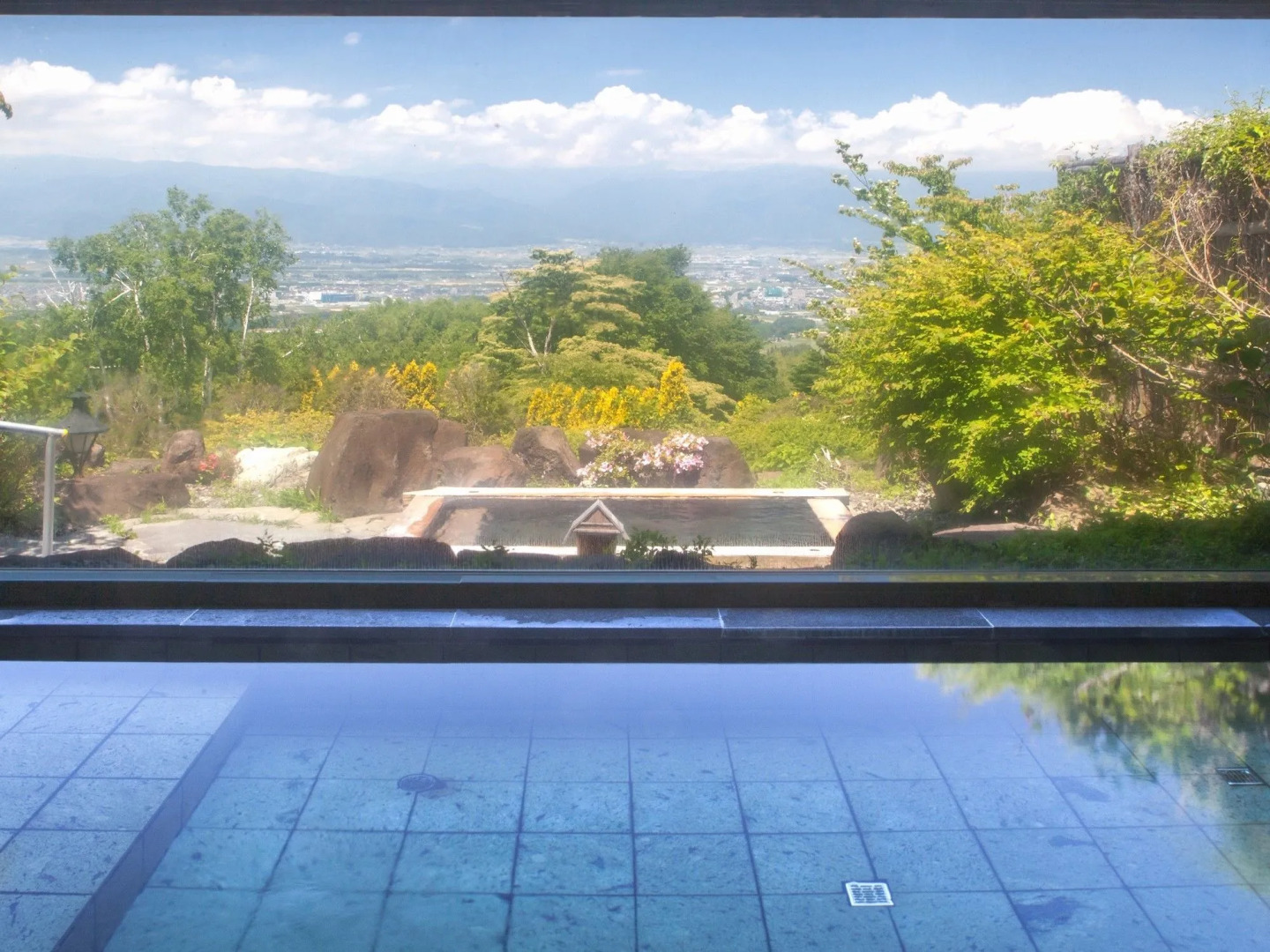 Yakushidaira Akanejyuku